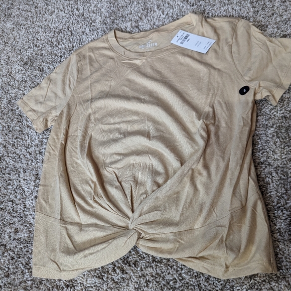 Hollister Tops - Vintage Hollister tee